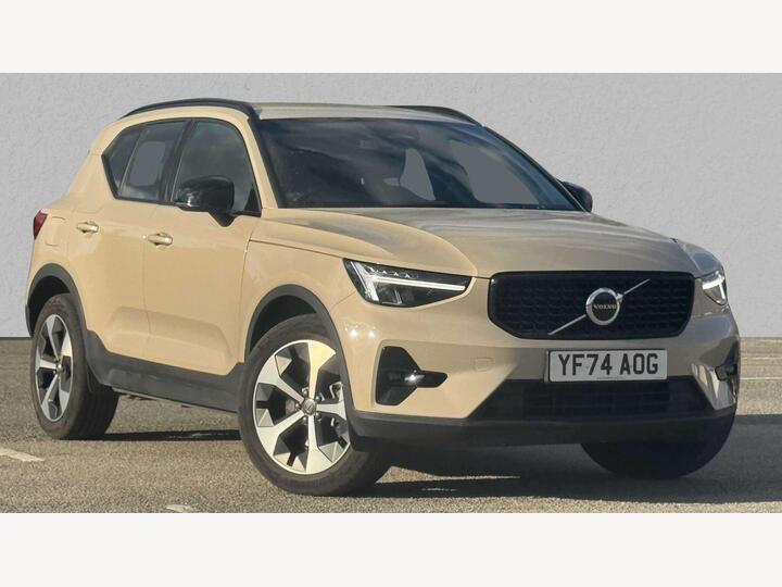 Volvo XC40 ESTATE 2.0 B4 MHEV Plus Dark DCT Auto Euro 6 (s/s) 5dr