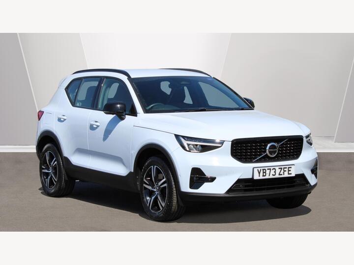Volvo XC40 2.0 B3 MHEV Plus Dark DCT Auto Euro 6 (s/s) 5dr
