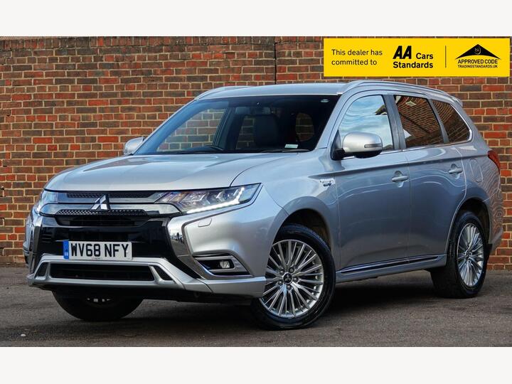 Mitsubishi Outlander 2.4h TwinMotor 13.8kWh 4h CVT 4WD Euro 6 (s/s) 5dr