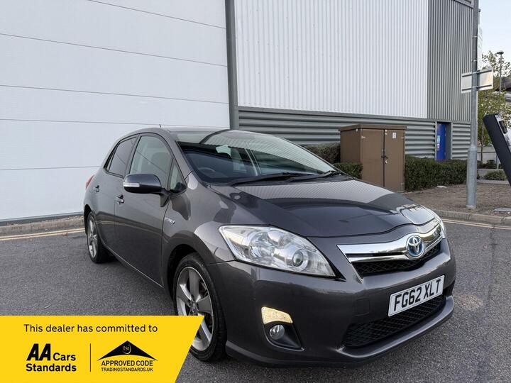 Toyota Auris 1.8 VVT-h T4 CVT Euro 5 (s/s) 5dr