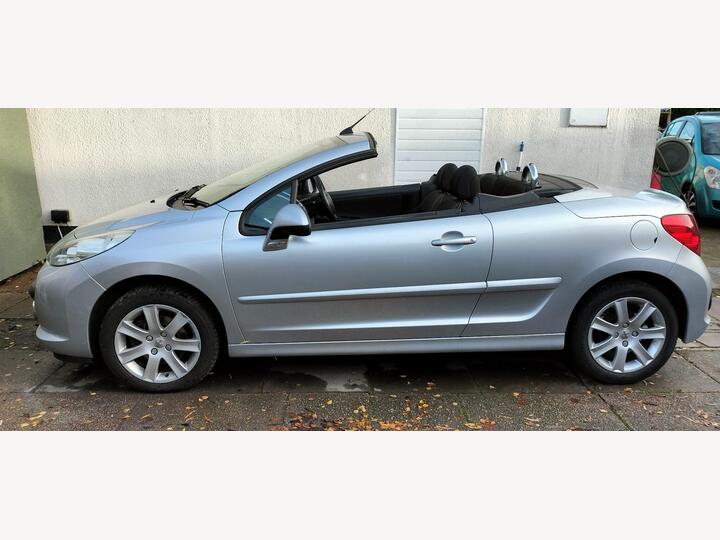 Peugeot 207 CC 1.6 16v Sport 2dr Peugeot 207 CC 1.6 16v Sport 2dr