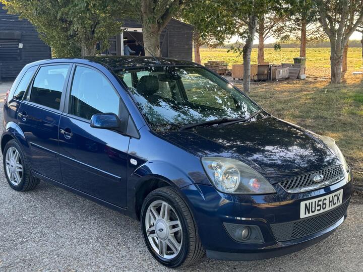 Ford Fiesta 1.4 Ghia 5dr