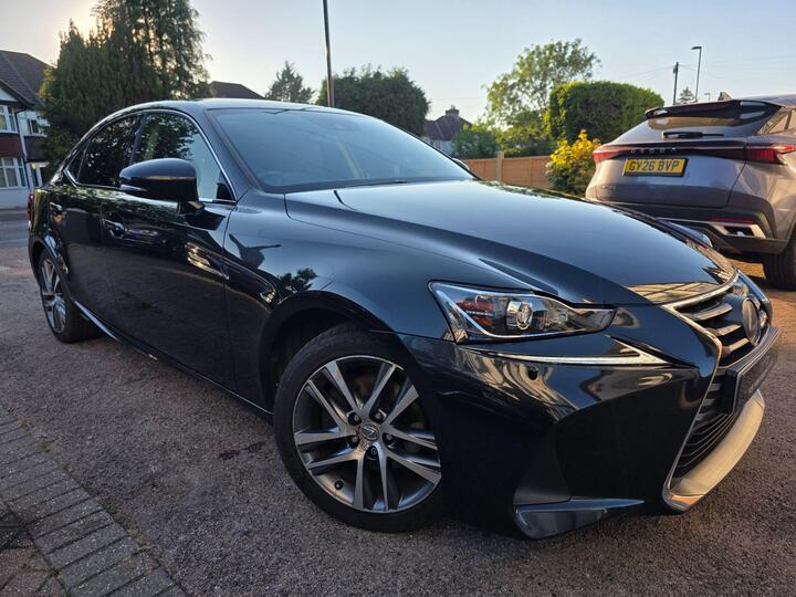 Lexus IS 2.5 300h Executive Edition E-CVT Euro 6 (s/s) 4dr