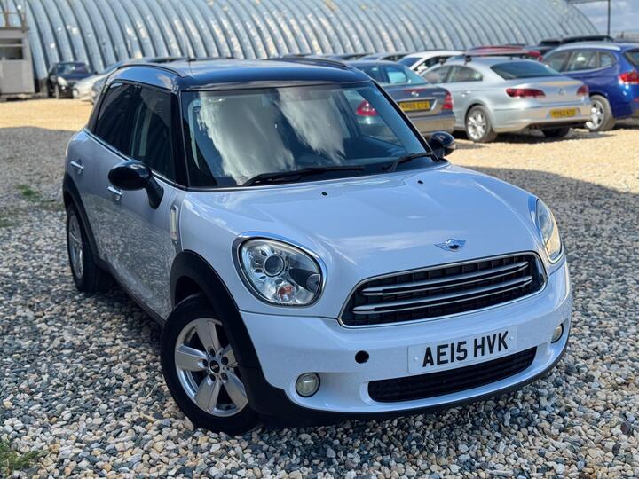 MINI Countryman Cross-Over 2.0 D Cooper Auto