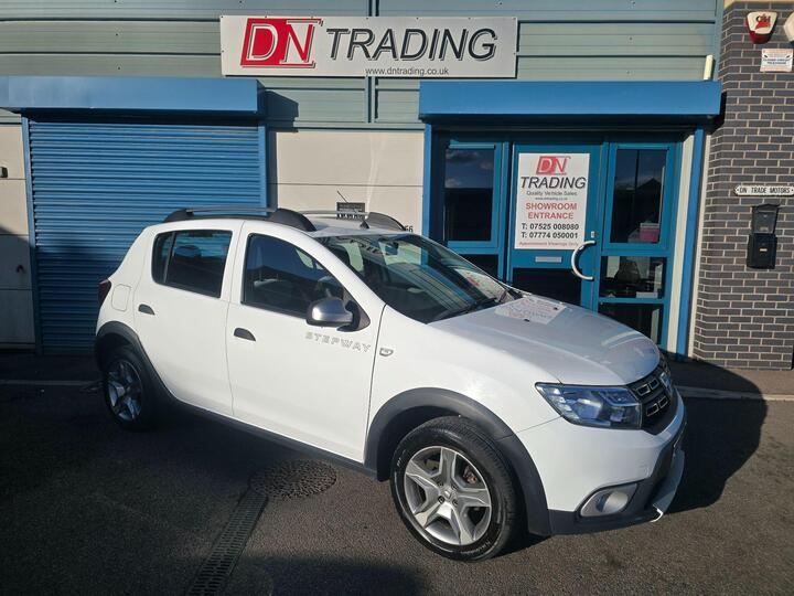 Dacia Sandero Stepway 0.9 TCe Essential Euro 6 (s/s) 5dr