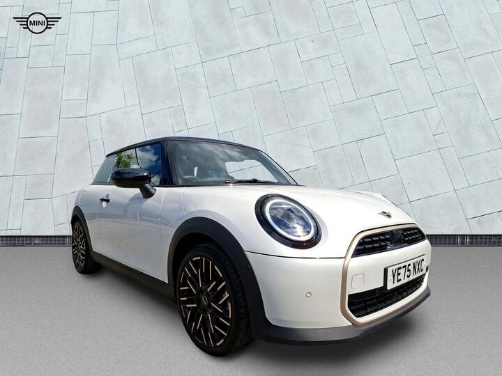 MINI Cooper 1.5C Exclusive Steptronic Euro 6 (s/s) 3dr