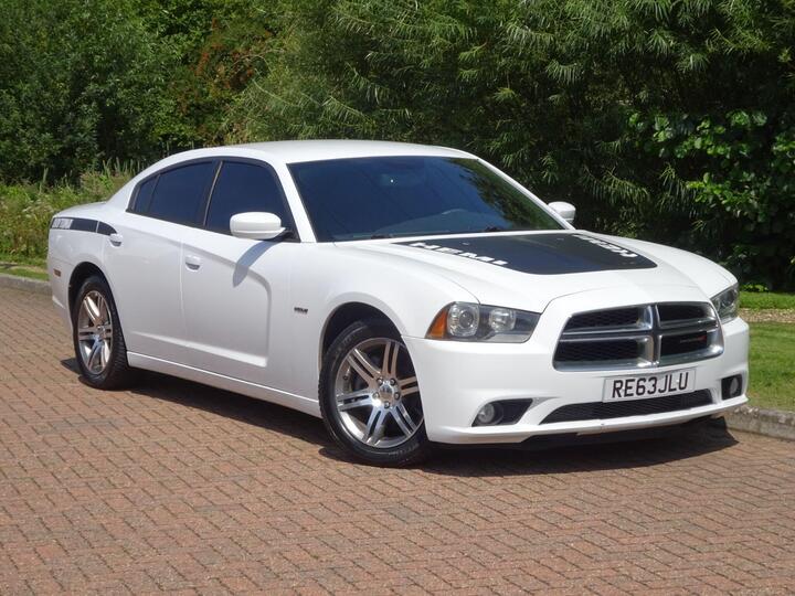 Dodge Charger 5.7 HEMI V8 - REAL AMERICAN MUSCLE