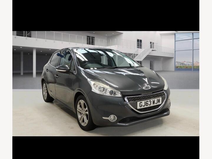 Peugeot 208 1.2 VTi Allure Euro 5 5dr Peugeot 208 1.2 VTi Allure Euro 5 5dr