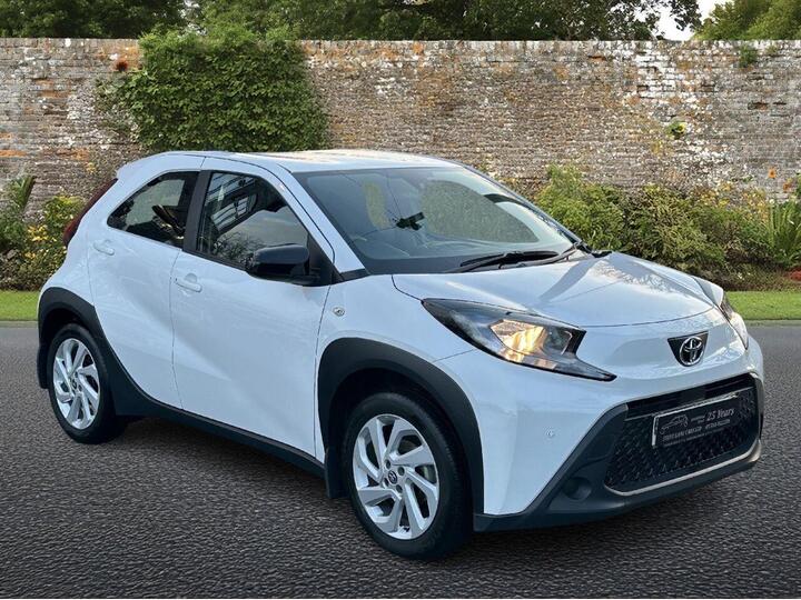 Toyota AYGO X 1.0 VVT-i Pure X-shift Euro 6 (s/s) 5dr Toyota AYGO X 1.0 VVT-i Pure X-shift Euro 6 (s/s) 5dr
