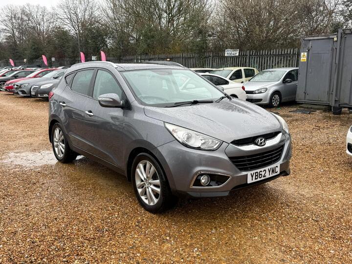 Hyundai Ix35 2.0 CRDi Premium 4WD Euro 5 5dr Hyundai Ix35 2.0 CRDi Premium 4WD Euro 5 5dr
