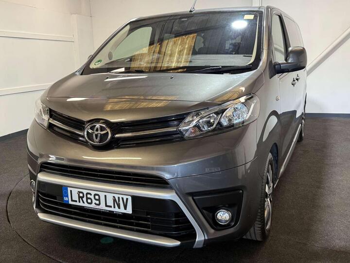Toyota PROACE VERSO 2.0D Family Medium MPV Auto MWB Euro 6 (s/s) 5dr (8 Seat)