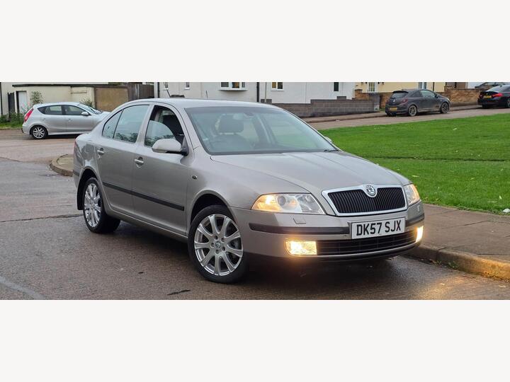 Skoda Octavia 2.0 TDI Laurin & Klement DSG Euro 4 5dr