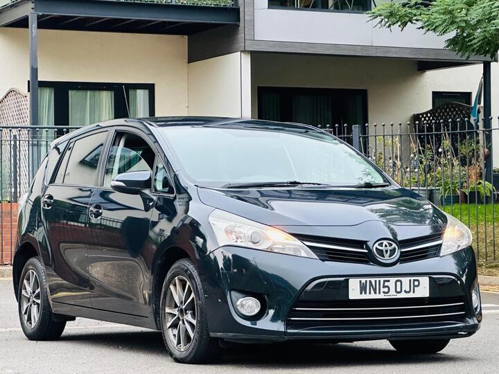 Toyota Verso 1.6 D-4D Icon Euro 5 (s/s) 5dr Toyota Verso 1.6 D-4D Icon Euro 5 (s/s) 5dr