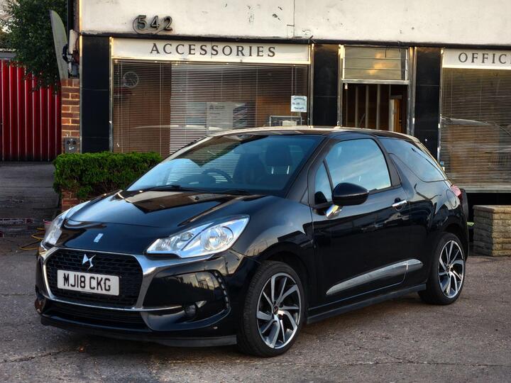DS AUTOMOBILES DS 3 1.2 PureTech Connected Chic Euro 6 (s/s) 3dr