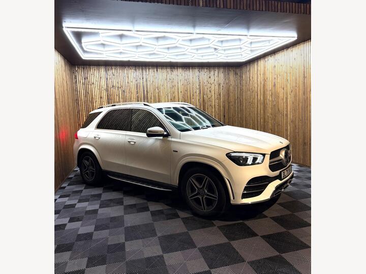 Mercedes-Benz GLE 2.0 GLE350de 31.2kWh AMG Line G-Tronic 4MATIC Euro 6 (s/s) 5dr Mercedes-Benz GLE 2.0 GLE350de 31.2kWh AMG Line G-Tronic 4MATIC Euro 6 (s/s) 5dr