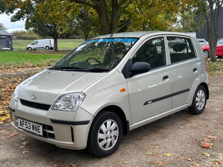 Daihatsu Charade 1.0 SL 5dr Daihatsu Charade 1.0 SL 5dr