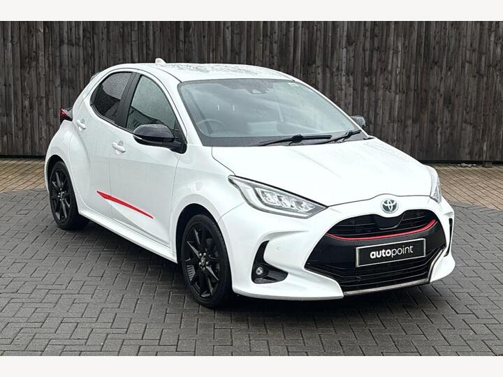 Toyota Yaris 1.5 VVT-h Dynamic E-CVT Euro 6 (s/s) 5dr Toyota Yaris 1.5 VVT-h Dynamic E-CVT Euro 6 (s/s) 5dr