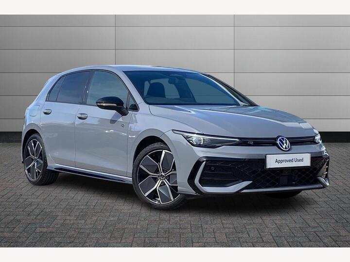 Volkswagen Golf 1.5 ETSI MHEV Black Edition DSG Euro 6 (s/s) 5dr Volkswagen Golf 1.5 ETSI MHEV Black Edition DSG Euro 6 (s/s) 5dr
