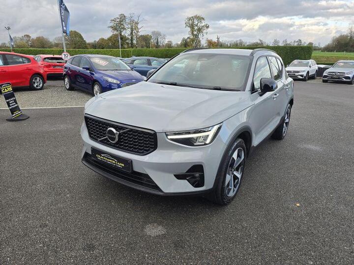 Volvo XC40 2.0 B3 MHEV Plus DCT Auto Euro 6 (s/s) 5dr
