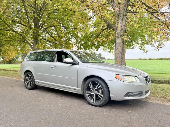 Volvo V70 2.5T SE Lux Geartronic 5dr