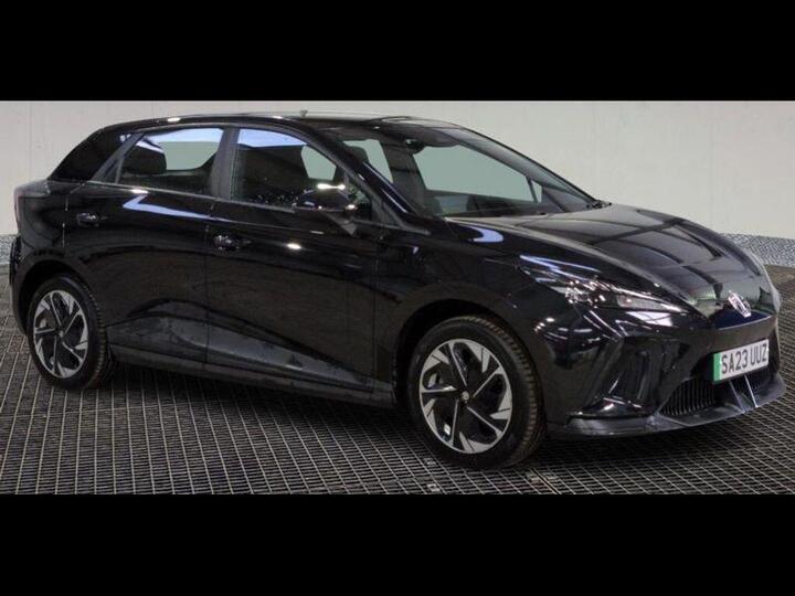MG MG4 64kWh SE Long Range Auto 5dr