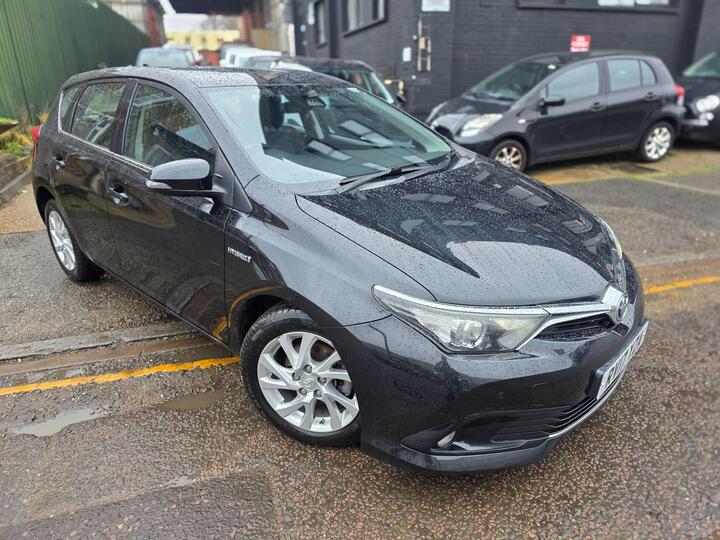 Toyota Auris 1.8 VVT-h Business Edition CVT Euro 6 (s/s) 5dr (Safety Sense)