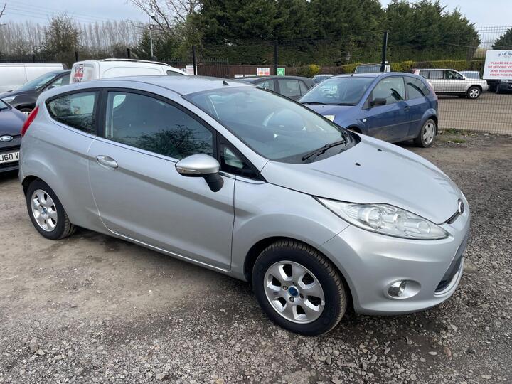 Ford Fiesta 1.6 TDCi ECOnetic DPF Zetec 3dr