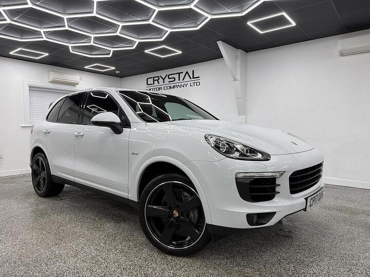Porsche Cayenne 3.0 TD V6 Platinum Edition TiptronicS 4WD Euro 6 (s/s) 5dr Porsche Cayenne 3.0 TD V6 Platinum Edition TiptronicS 4WD Euro 6 (s/s) 5dr