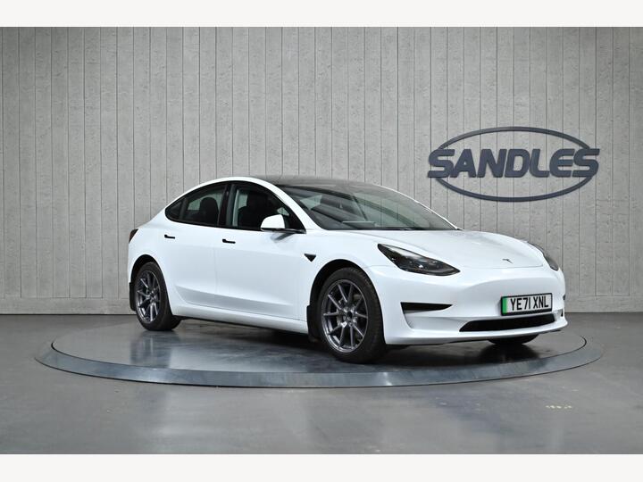 Tesla Model 3 Standard Range Plus Auto RWD 4dr