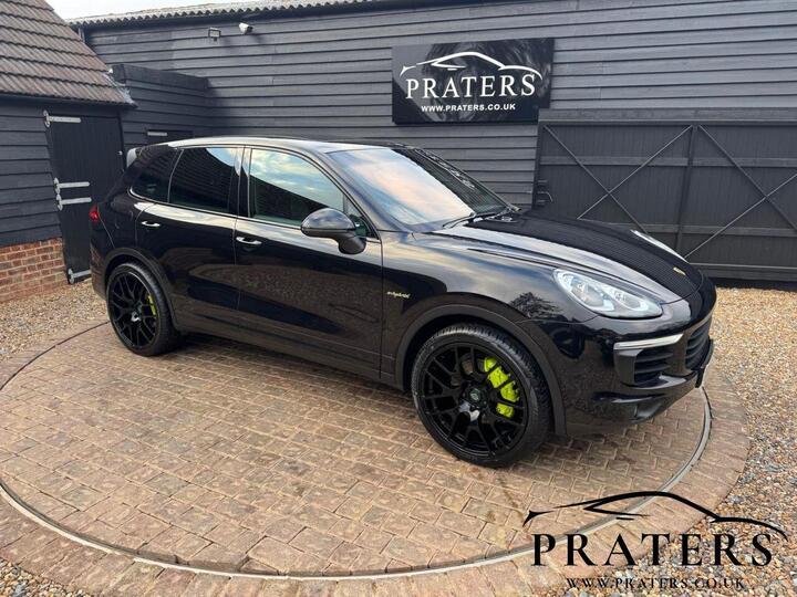 Porsche CAYENNE 3.0 V6 E-Hybrid S TiptronicS 4WD Euro 6 (s/s) 5dr Porsche CAYENNE 3.0 V6 E-Hybrid S TiptronicS 4WD Euro 6 (s/s) 5dr