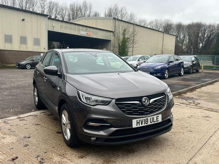 Vauxhall Grandland X 1.2 Turbo SE Euro 6 (s/s) 5dr Vauxhall Grandland X 1.2 Turbo SE Euro 6 (s/s) 5dr