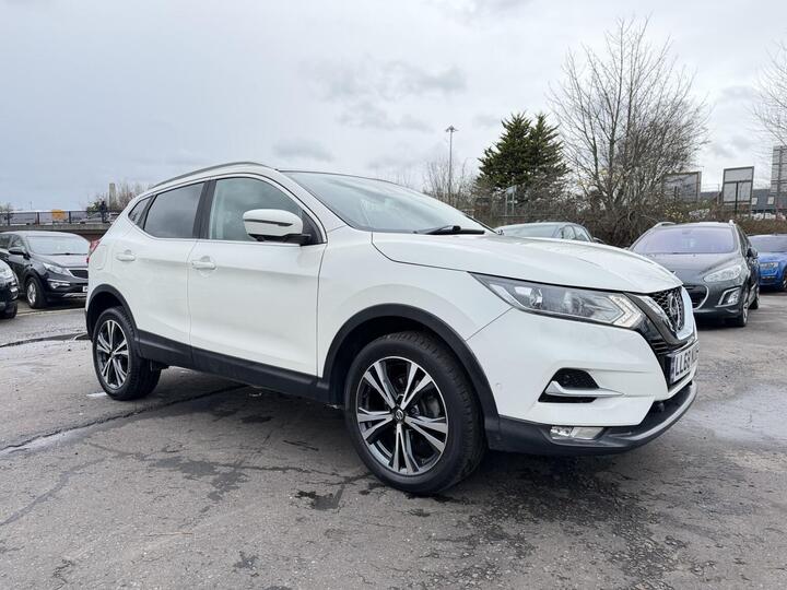 Nissan QASHQAI 1.5 DCi N-Connecta Euro 6 (s/s) 5dr Nissan QASHQAI 1.5 DCi N-Connecta Euro 6 (s/s) 5dr