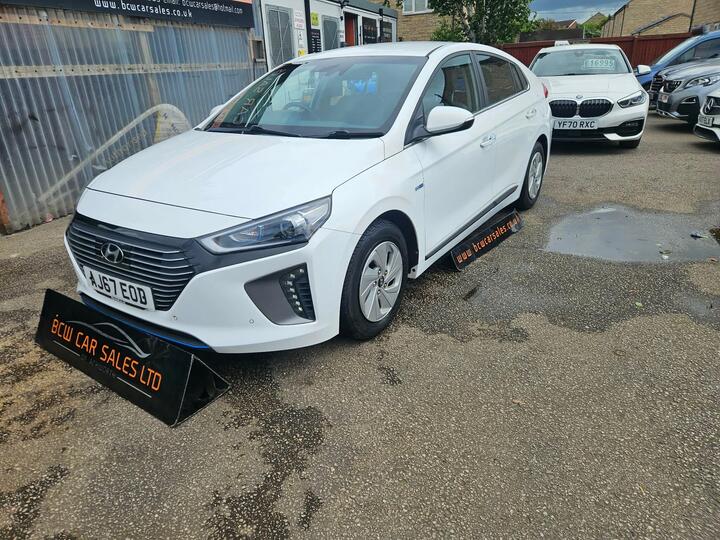 Hyundai IONIQ 1.6 H-GDi Premium SE DCT Euro 6 (s/s) 5dr Hyundai IONIQ 1.6 H-GDi Premium SE DCT Euro 6 (s/s) 5dr