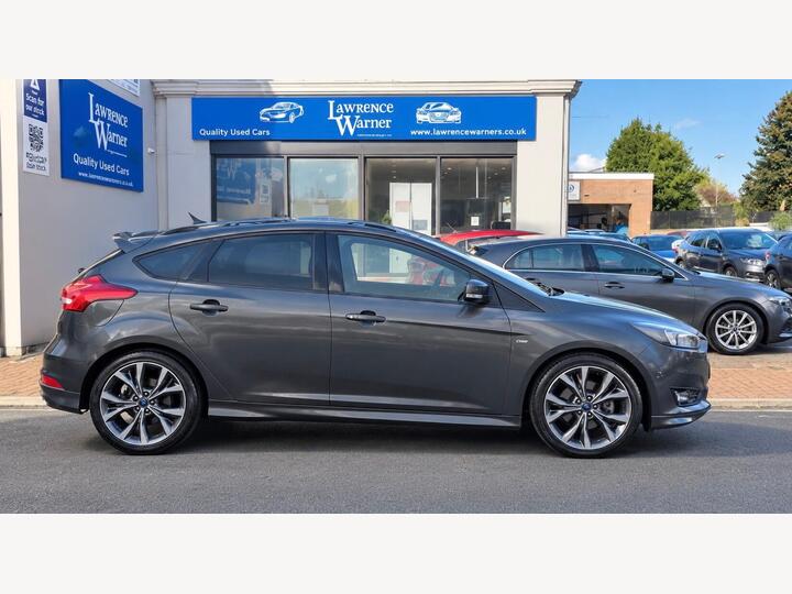 Ford Focus 1.5T EcoBoost ST-Line Euro 6 (s/s) 5dr