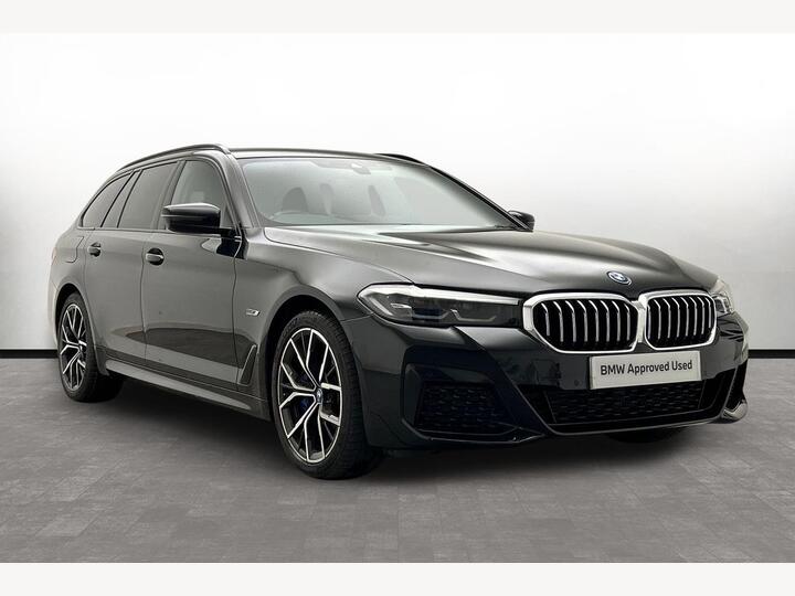 BMW 5 Series 2.0 530e 12kWh M Sport Touring Steptronic Euro 6 (s/s) 5dr BMW 5 Series 2.0 530e 12kWh M Sport Touring Steptronic Euro 6 (s/s) 5dr