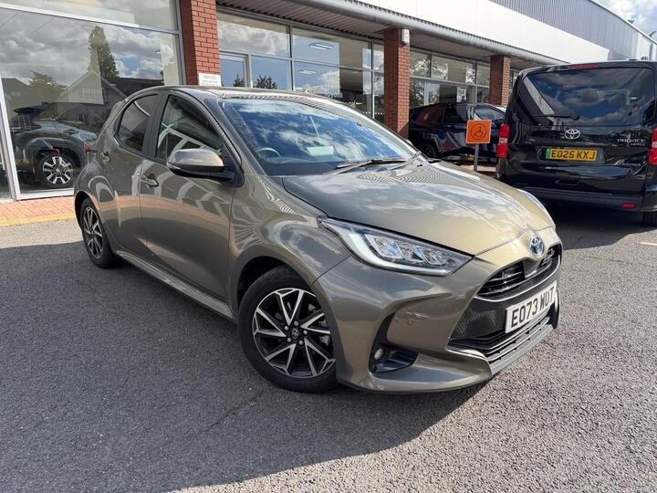 Toyota Yaris 1.5 VVT-h Design E-CVT Euro 6 (s/s) 5dr