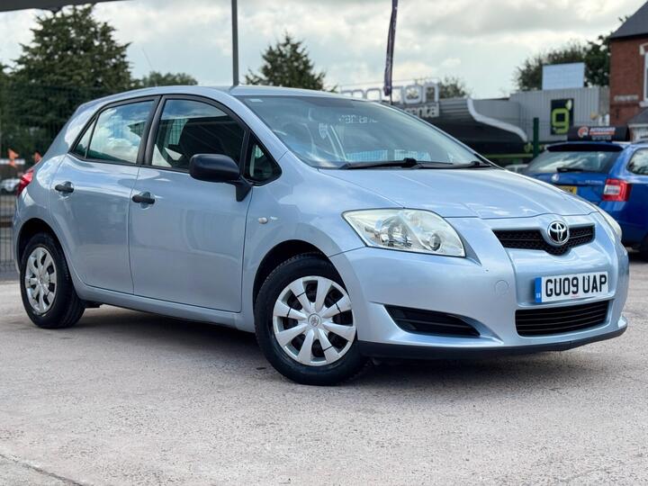 Toyota Auris 1.33 VVT-i T2 (s/s) 5dr