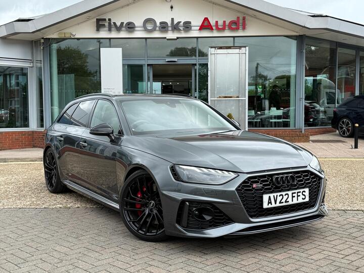 Audi RS4 Avant 2.9 TFSI V6 Carbon Black Tiptronic Quattro Euro 6 (s/s) 5dr Audi RS4 Avant 2.9 TFSI V6 Carbon Black Tiptronic Quattro Euro 6 (s/s) 5dr