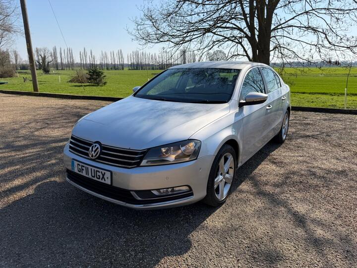 Volkswagen Passat 2.0 TDI BlueMotion Tech SE DSG Euro 5 (s/s) 4dr