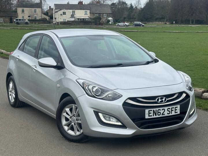 Hyundai I30 1.6 CRDi Active Auto Euro 5 5dr Hyundai I30 1.6 CRDi Active Auto Euro 5 5dr