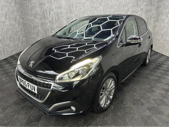 Peugeot 208 1.2 PureTech Allure Euro 6 5dr Peugeot 208 1.2 PureTech Allure Euro 6 5dr