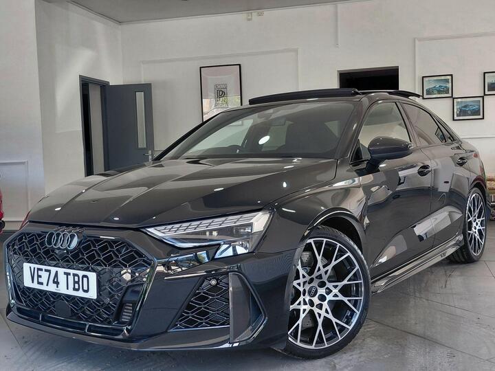 Audi RS3 2.5 TFSI Carbon Vorsprung S Tronic Quattro Euro 6 (s/s) 4dr