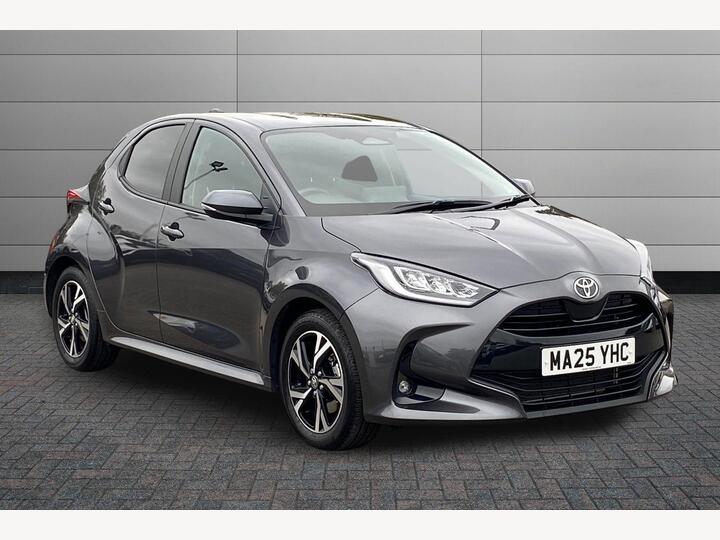 Toyota Yaris 1.5 VVT-h Design E-CVT Euro 6 (s/s) 5dr