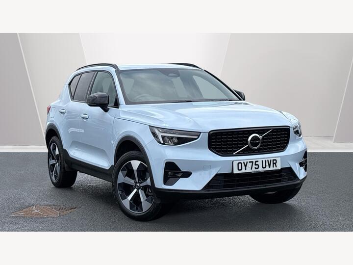 Volvo XC40 2.0 B4 MHEV Plus Dark DCT Auto Euro 6 (s/s) 5dr
