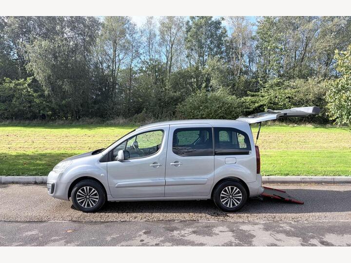 Peugeot Partner Tepee 1.6 Hdi *5 SEATS* WHEELCHAIR ACCESSIBLE VEHICLE WAV DISABLED MOBILITY CAR