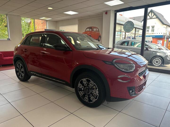 Fiat 600 1.2 MHEV E-DCT Euro 6 (s/s) 5dr