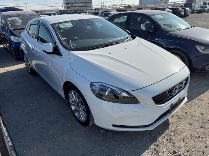 Volvo V40 1.6 T4 R-Design Lux Nav Powershift Euro 5 (s/s) 5dr