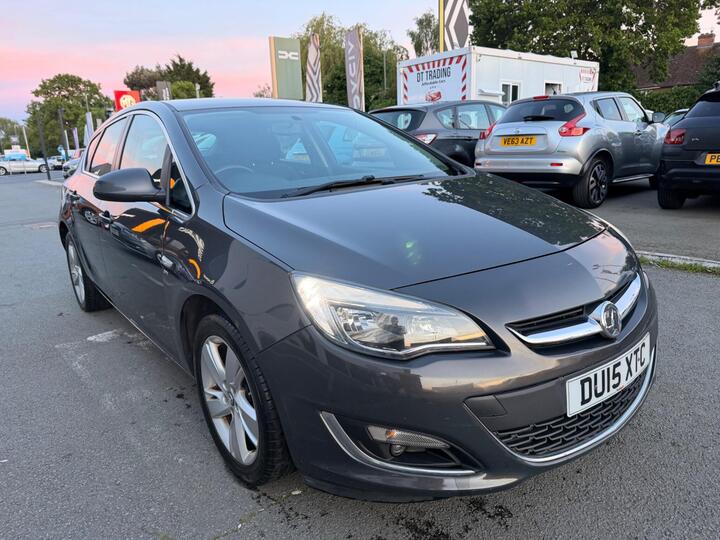 Vauxhall Astra 1.4i SRi Euro 6 5dr Vauxhall Astra 1.4i SRi Euro 6 5dr