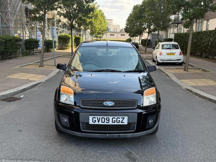 Ford Fusion 1.6 Zetec 5dr