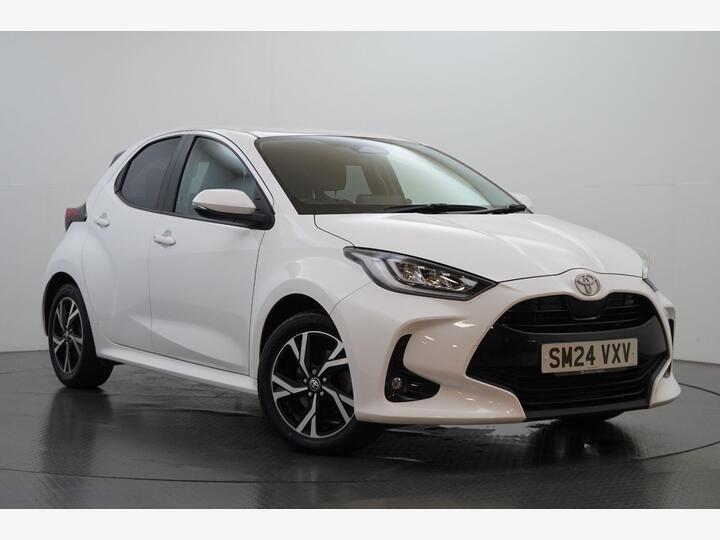 Toyota Yaris 1.5 VVT-h Design E-CVT Euro 6 (s/s) 5dr